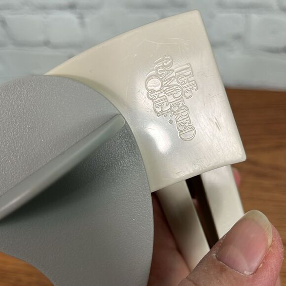 PAMPERED CHEF Deluxe Cheese grayer, one barrel only for fine grated cheese. - Picture 4 of 4